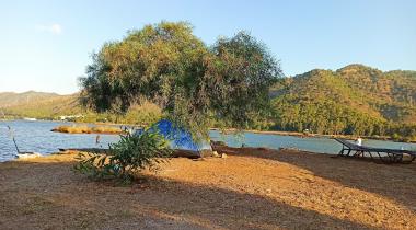 Çatlak Beach & Camping