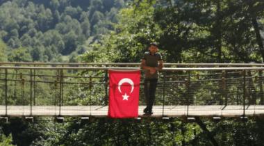 Arhavi Mençuna Şelalesi