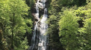 Güzeldere Şelalesi Tabiat Parkı