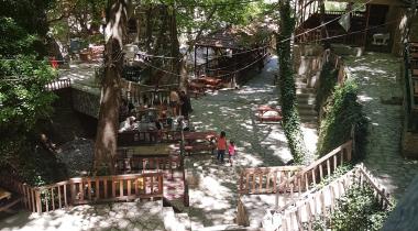 Denizli Ağlayan Kaya Şelalesi