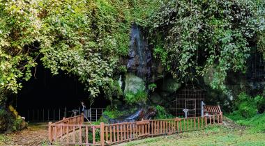 Pileki Mağarası