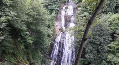 Güzeldere Şelalesi Tabiat Parkı