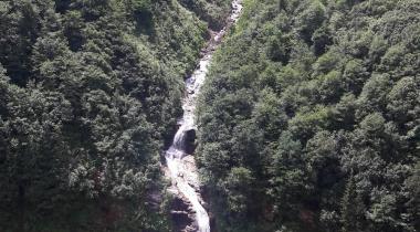 Çamlıhemşin Gelin Tülü Şelalesi