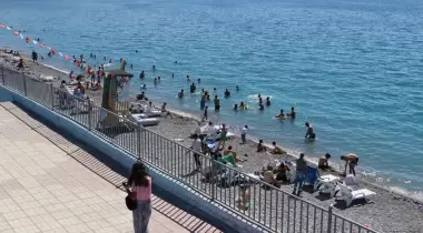 Ayanis Halk Plajı