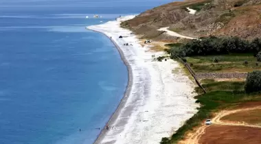 Ayanis Halk Plajı
