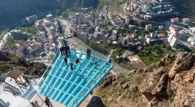 Gümüşhane Torul Kalesi Cam Seyir Terası