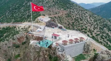 Gümüşhane Torul Kalesi Cam Seyir Terası