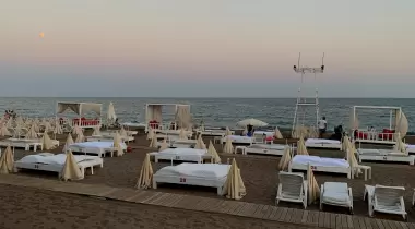 Red & White Beach