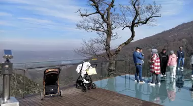 Kartepe Ayrı Gezegen Cam Teras