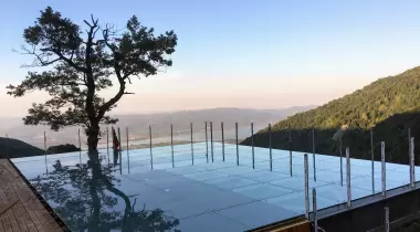 Kartepe Ayrı Gezegen Cam Teras