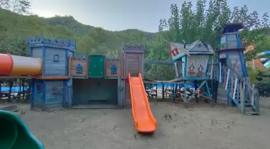 Havuzlu Bahçe Camping