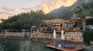 Kapari Beach & Bungalows