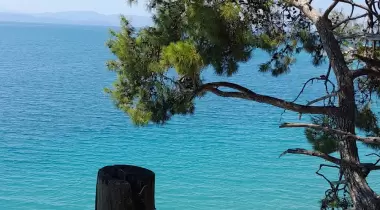 Kapari Beach & Bungalows