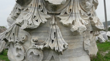 Hadrian Tapınağı