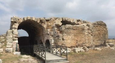 Aya Thecla Kilisesi