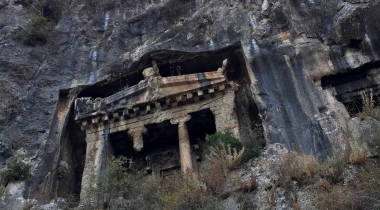 Amynthas Kaya Mezarları