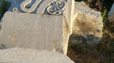 Hadrian Tapınağı