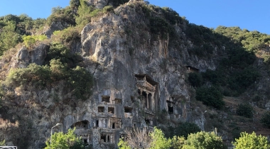 Amynthas Kaya Mezarları