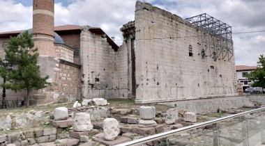 Augustus Tapınağı