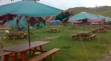 Lalezar Camping