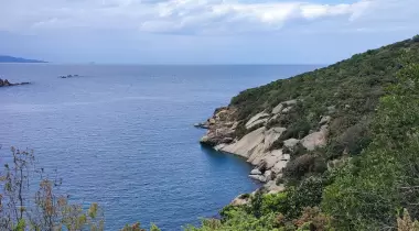 Manastır Koyu Gizli Plaj