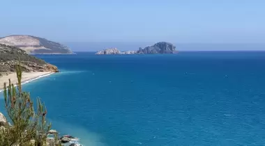 Yanışlı Sahil Mağarası