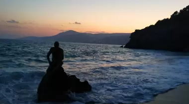 Yanışlı Sahil Mağarası