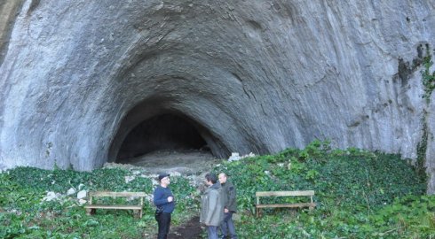 Ilgarini Mağarasına Yürüyüş Yolu Yapıldı
