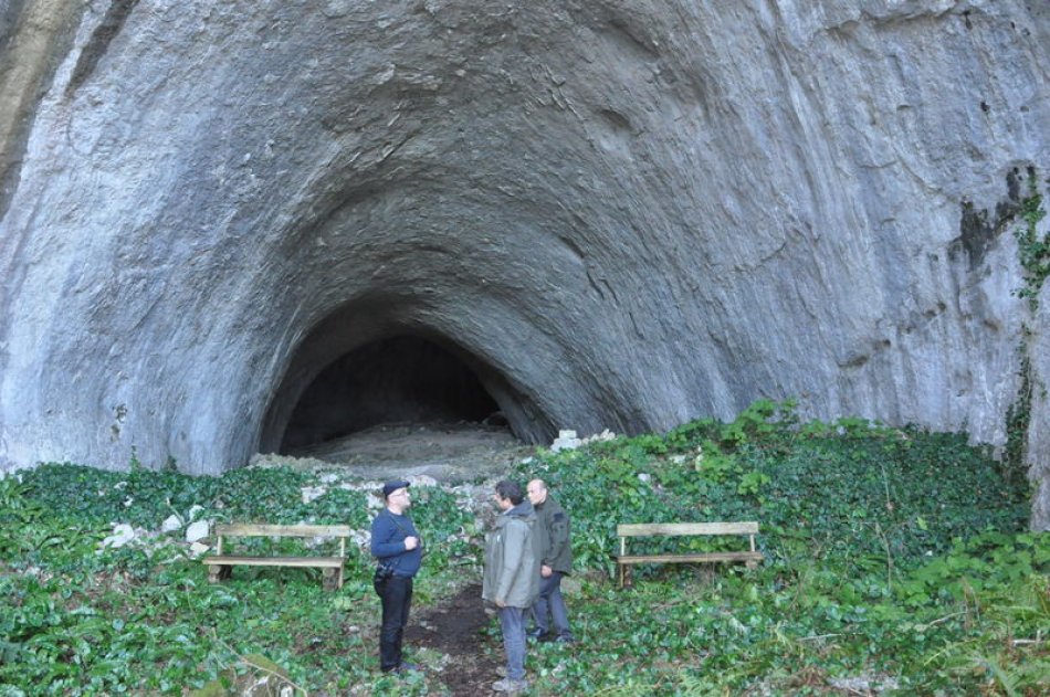 Ilgarini Mağarasına Yürüyüş Yolu Yapıldı 