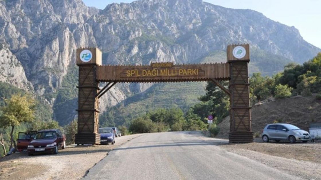 Spil Dağı Milli Parkı Ziyaretçilerini Bekliyor 